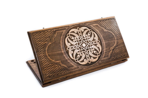 Armenian backgammon set with a pale braid ornament in a rope ring on a dark lattice-carved lid, closed, 23.6 inch / 60 cm, by Hrachya Ohanyan