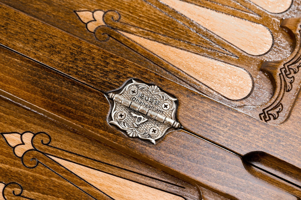 Backgammon Board - Handcrafted Classic Wooden Design - Unumperfectus