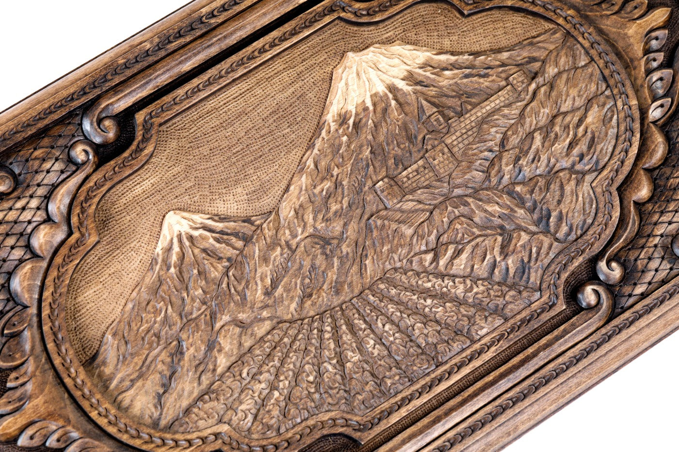 The interior view of the open Hrachya Ohanyan Ararat set highlighting the smooth finish and professional pips.