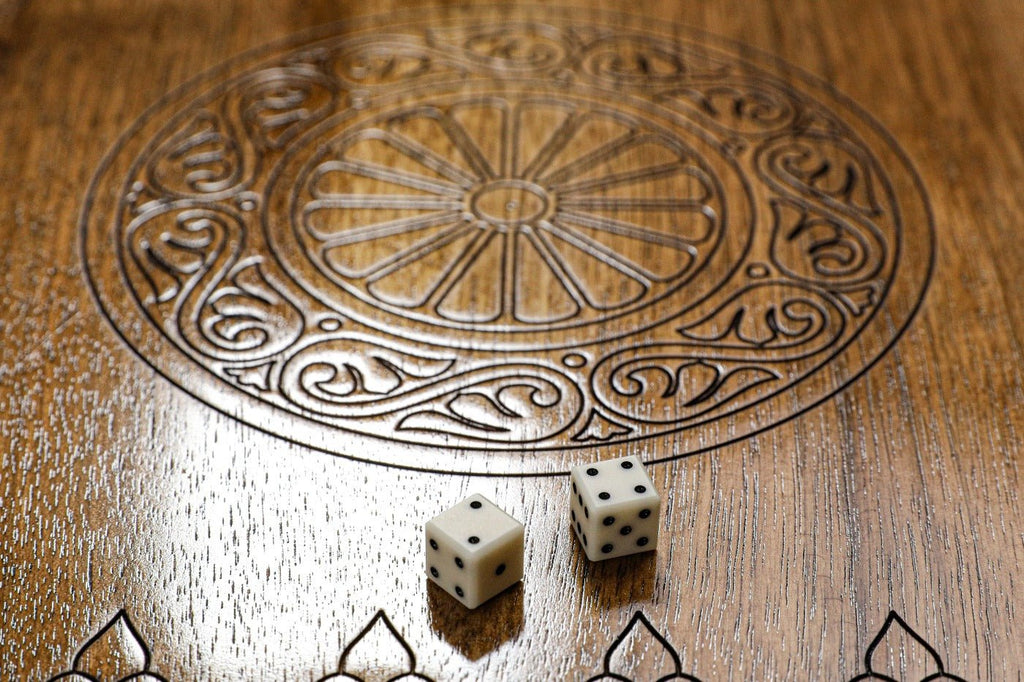 Backgammon Board - Ornamental Heritage Wooden Design - Unumperfectus
