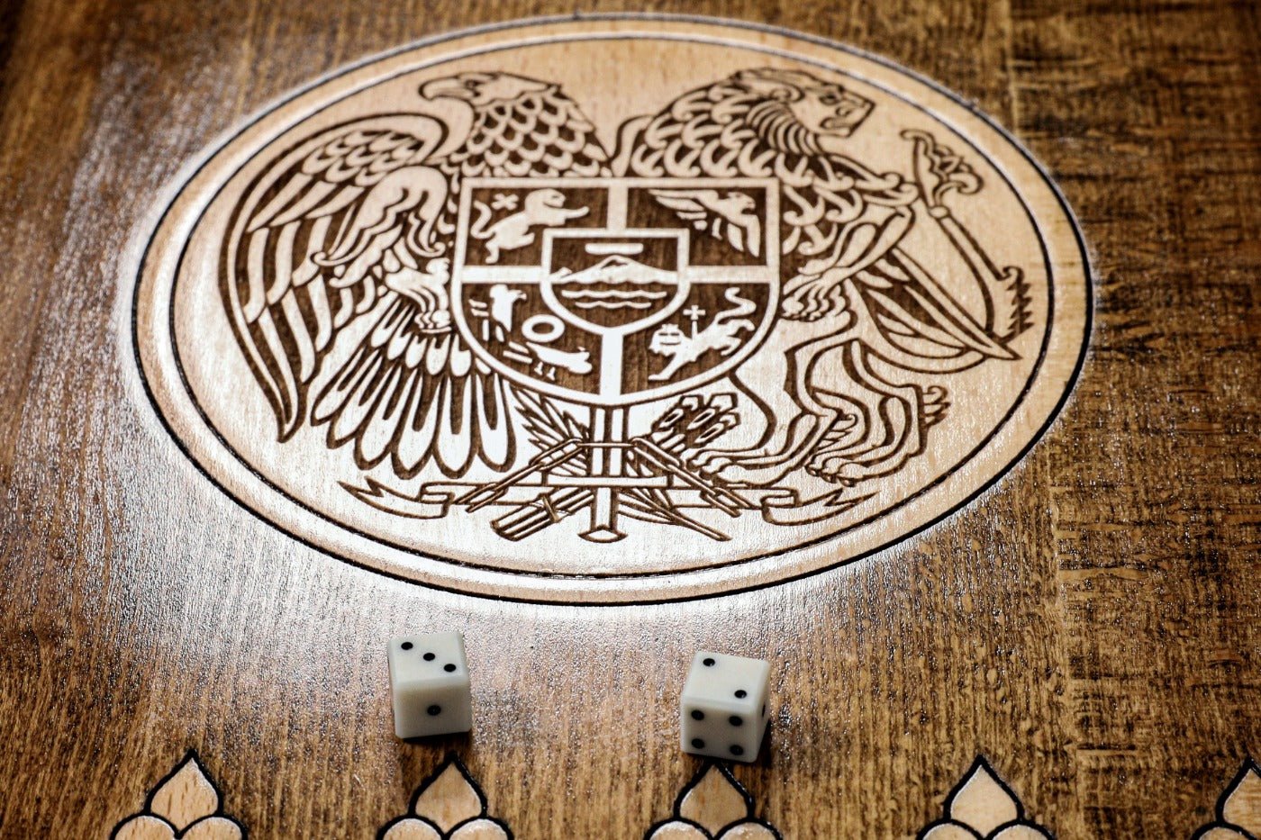 Backgammon Board - Armenia & Artsakh Coat of Arms Wooden Design - Unumperfectus