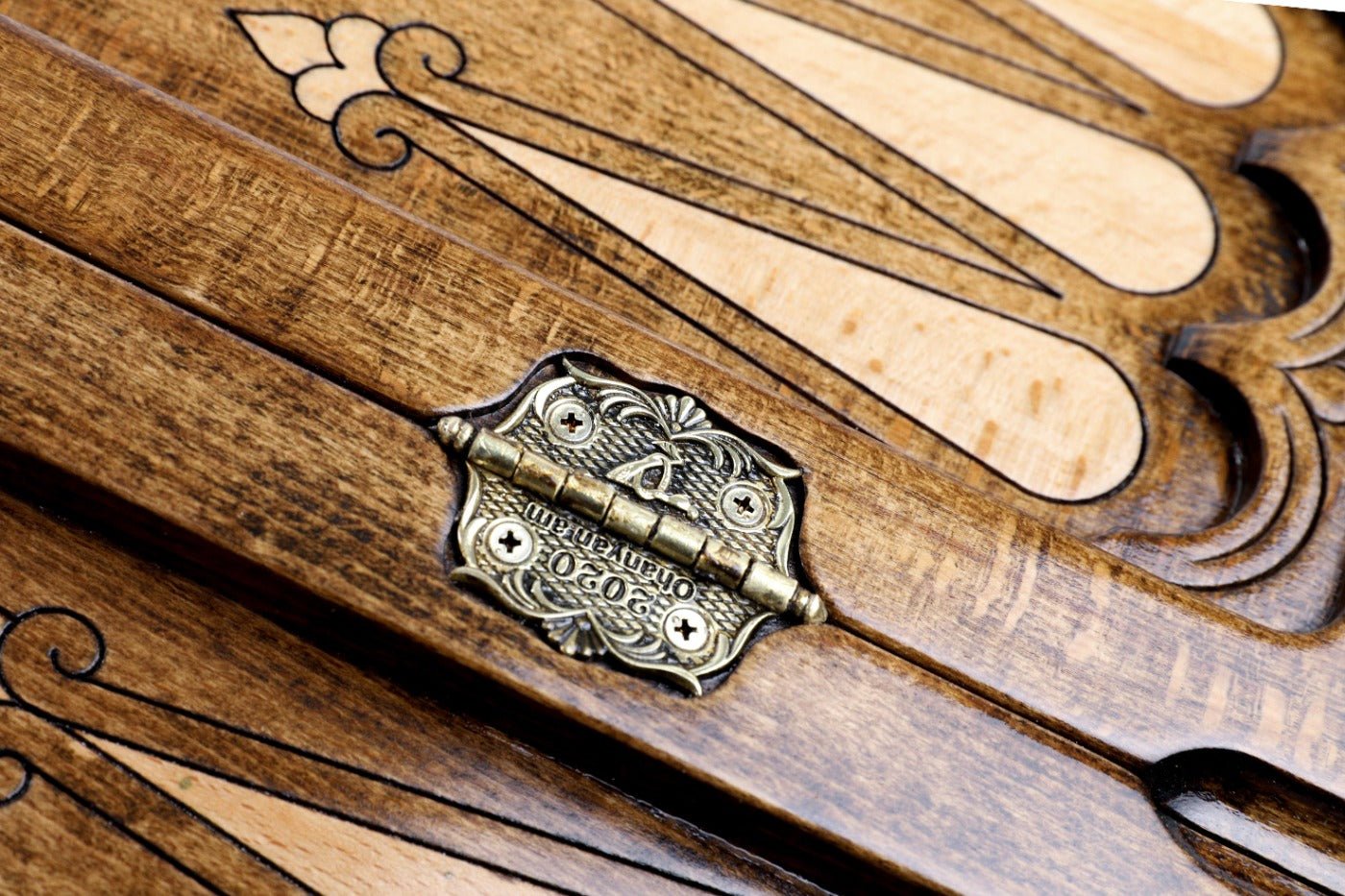 Backgammon Board - Armenia & Artsakh Coat of Arms Wooden Design - Unumperfectus