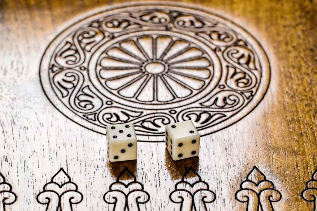 Backgammon Board - Garni & Geghard Classic Wooden Design - Unumperfectus