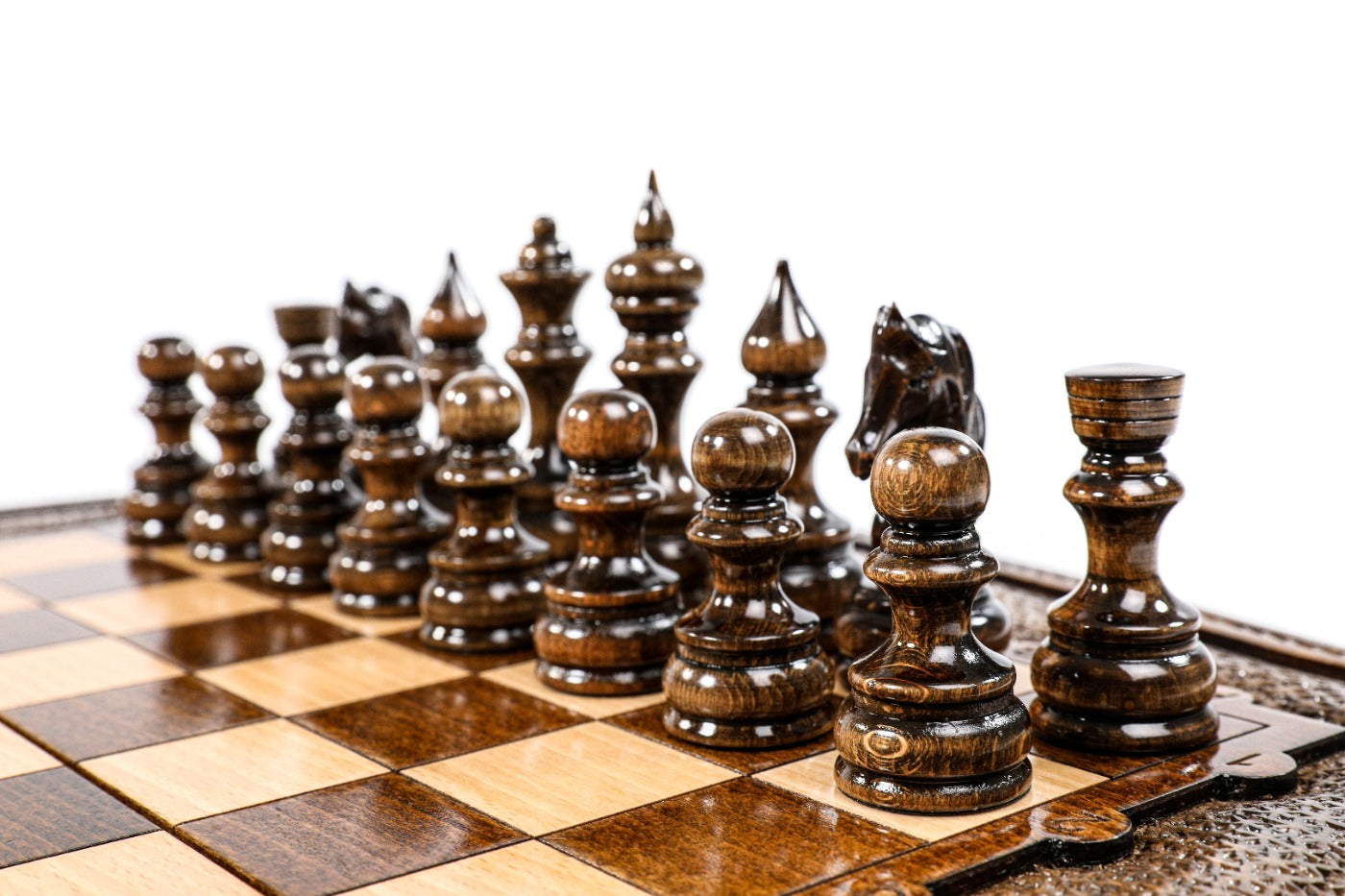 Chess Set with Contour Outline – Unique Wooden Chess Board - Unumperfectus
