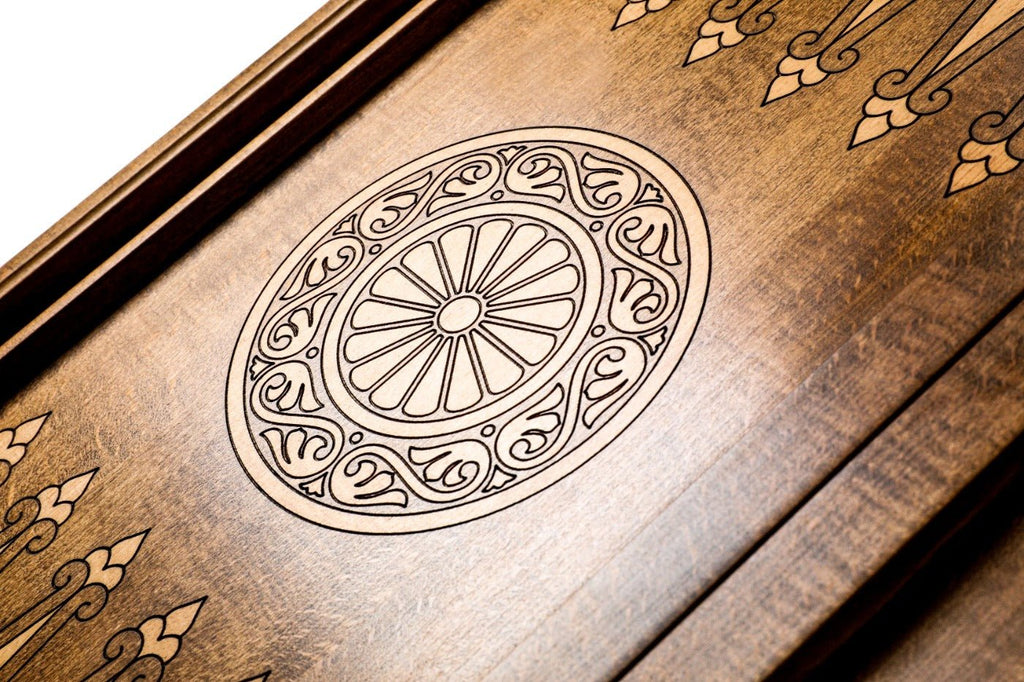Backgammon Board - Ornamental Bas-Relief Wooden Design - Unumperfectus