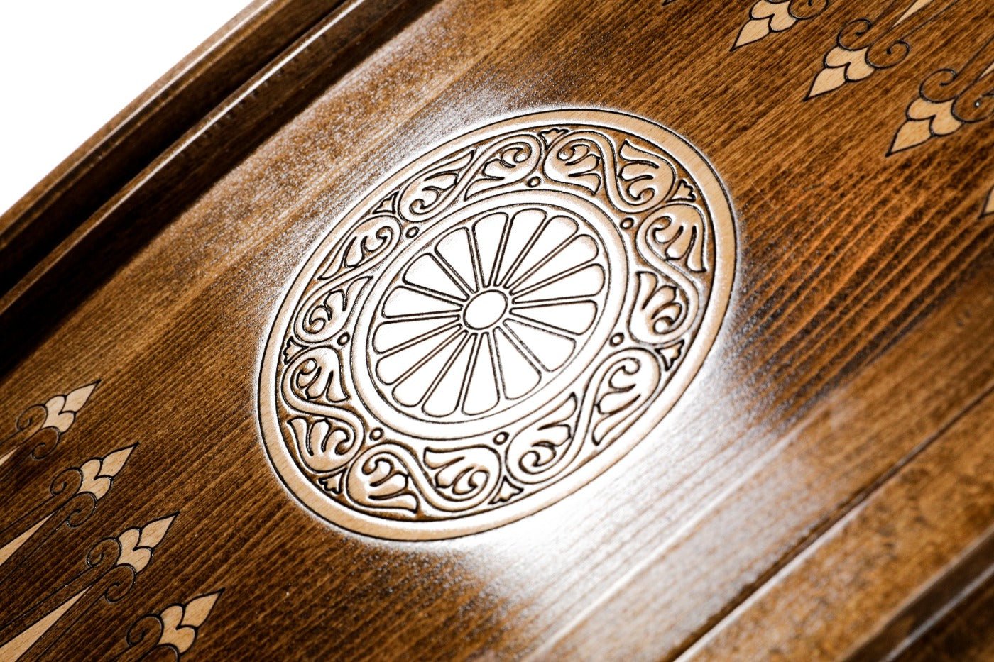 Backgammon Board - Ornamental Snowflake & Sacred Arch Wooden Design - Unumperfectus