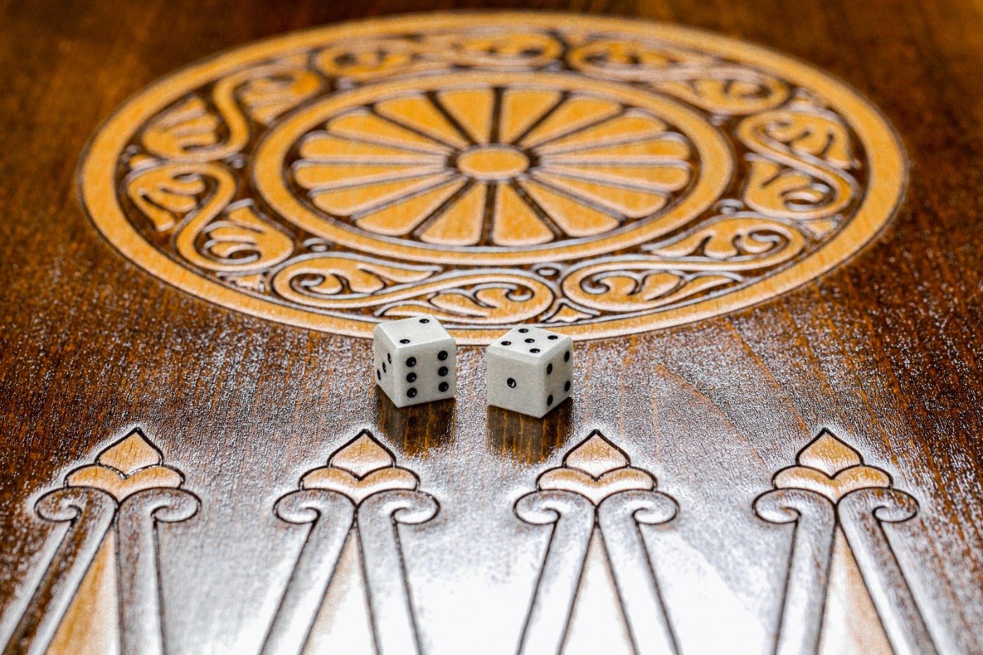 Backgammon Board - Pomegranate & Grapes Wooden Design - Unumperfectus