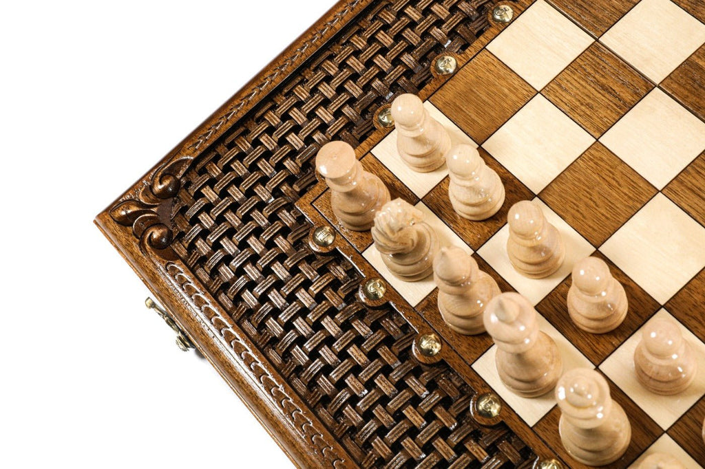Luxury Carved Chess Set & Backgammon with Ornamental Braid Pattern - Unumperfectus