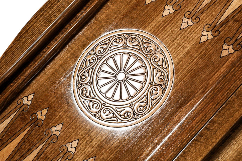Backgammon Board - Chechen Republic Coat of Arms Wooden Design - Unumperfectus
