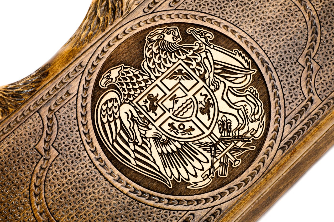 The interior view of the open Hrachya Ohanyan Armenian emblem board highlighting the smooth wood finish and professional pips.