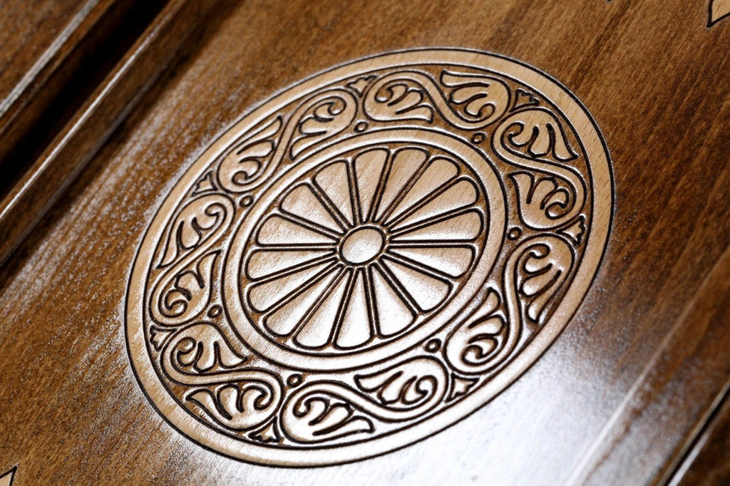 Backgammon Board - Ornamental Wooden Design - Unumperfectus