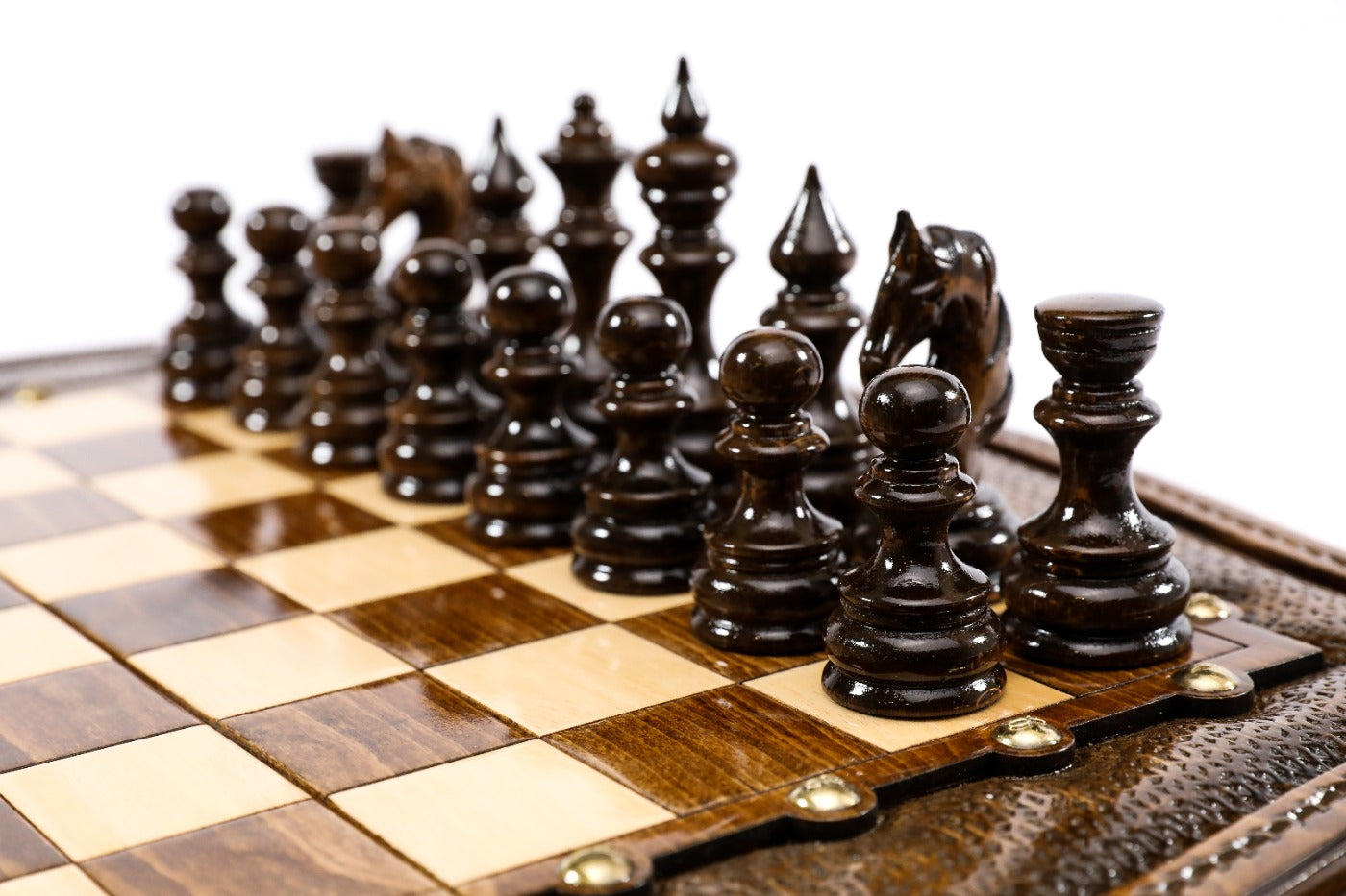 Contour Outline Chess Set with Bronze Details – Carved Wooden Chess Set - Unumperfectus