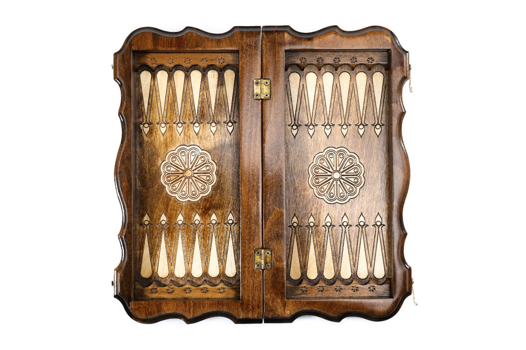 Backgammon field of the travel combo set laid flat, two-tone points and central flower ornaments