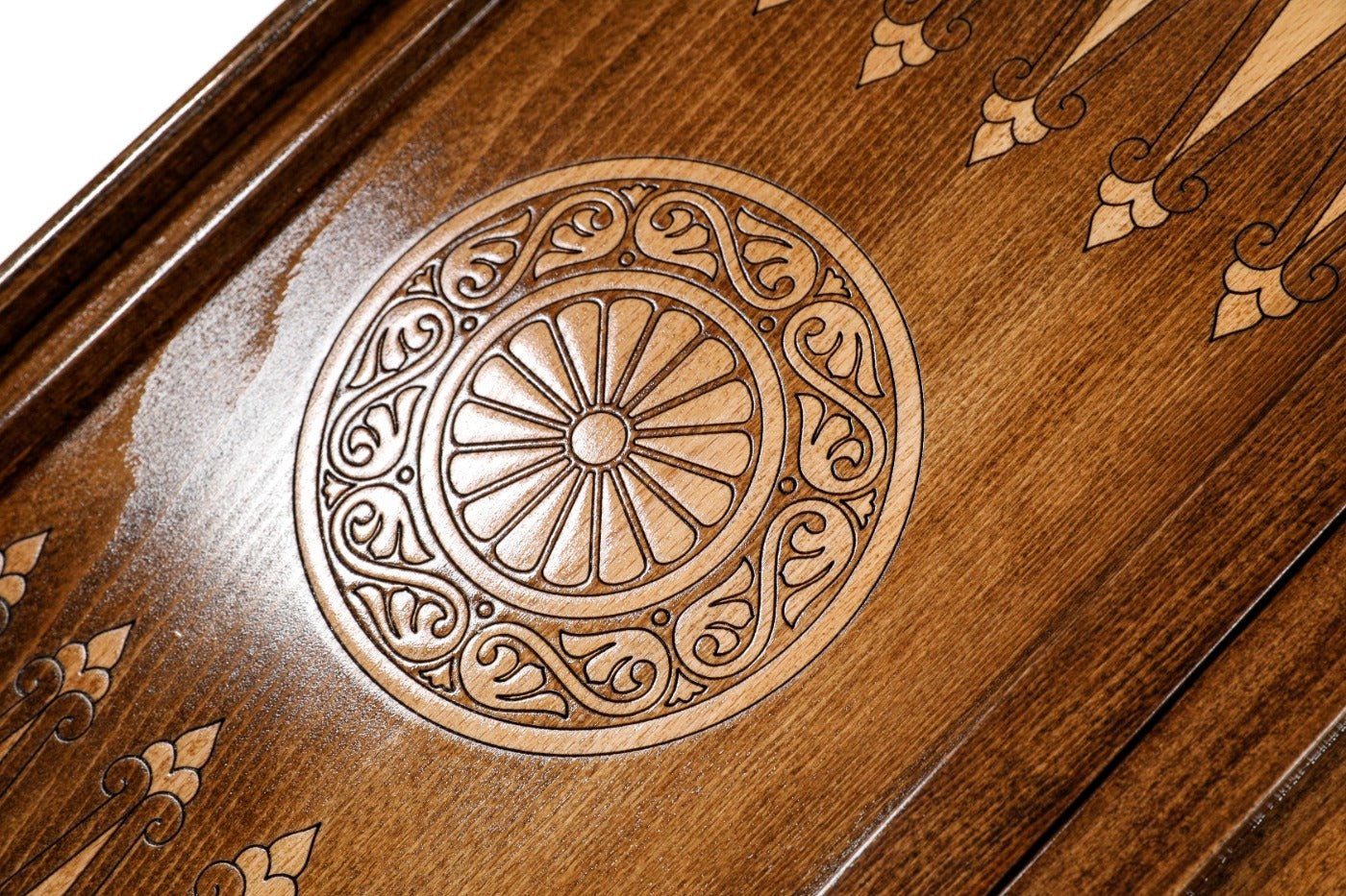 Backgammon Board - Ornamental Wooden Classic Edition - Unumperfectus