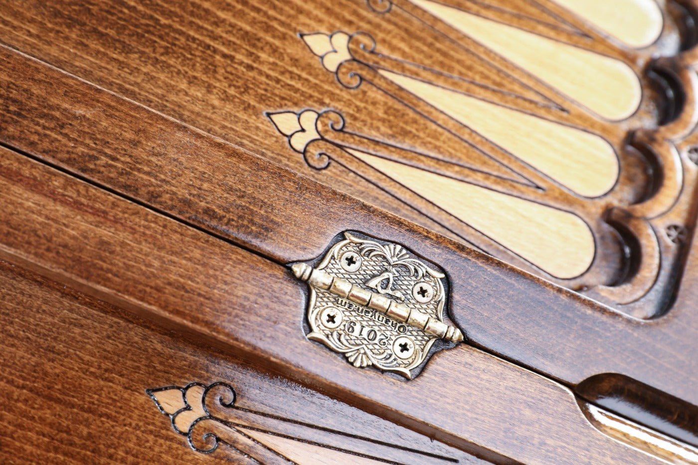 Backgammon Board - Ornamental Heritage - Unumperfectus