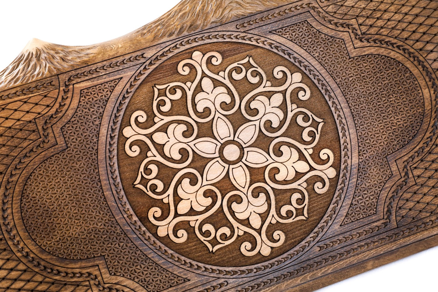 The interior view of the open Hrachya Ohanyan Snowflake Ararat set highlighting the smooth wood finish and professional playing lanes.