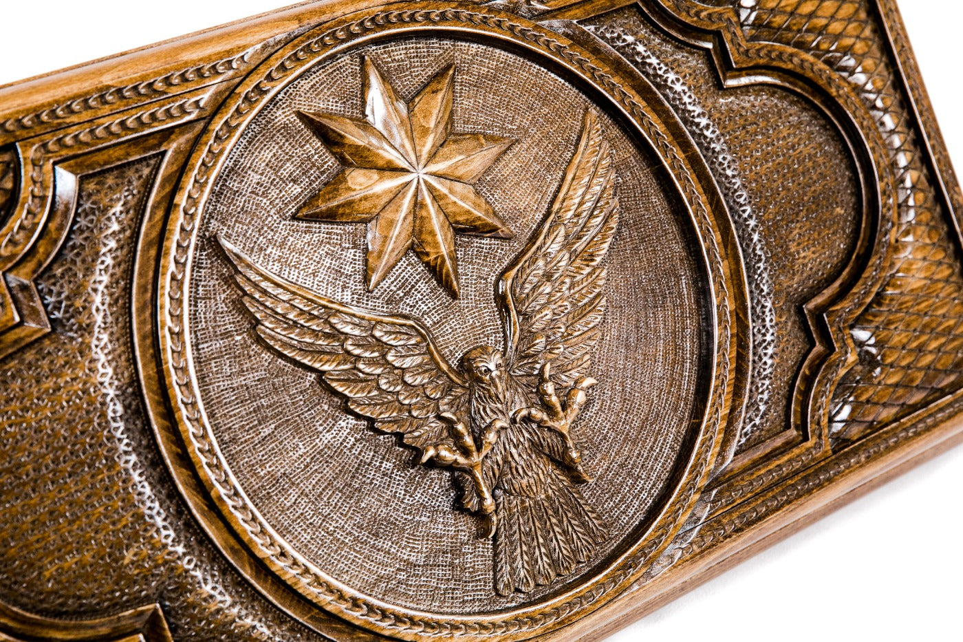 The interior view of the open Hrachya Ohanyan eagle set highlighting the smooth wood grain and professional-grade pips.