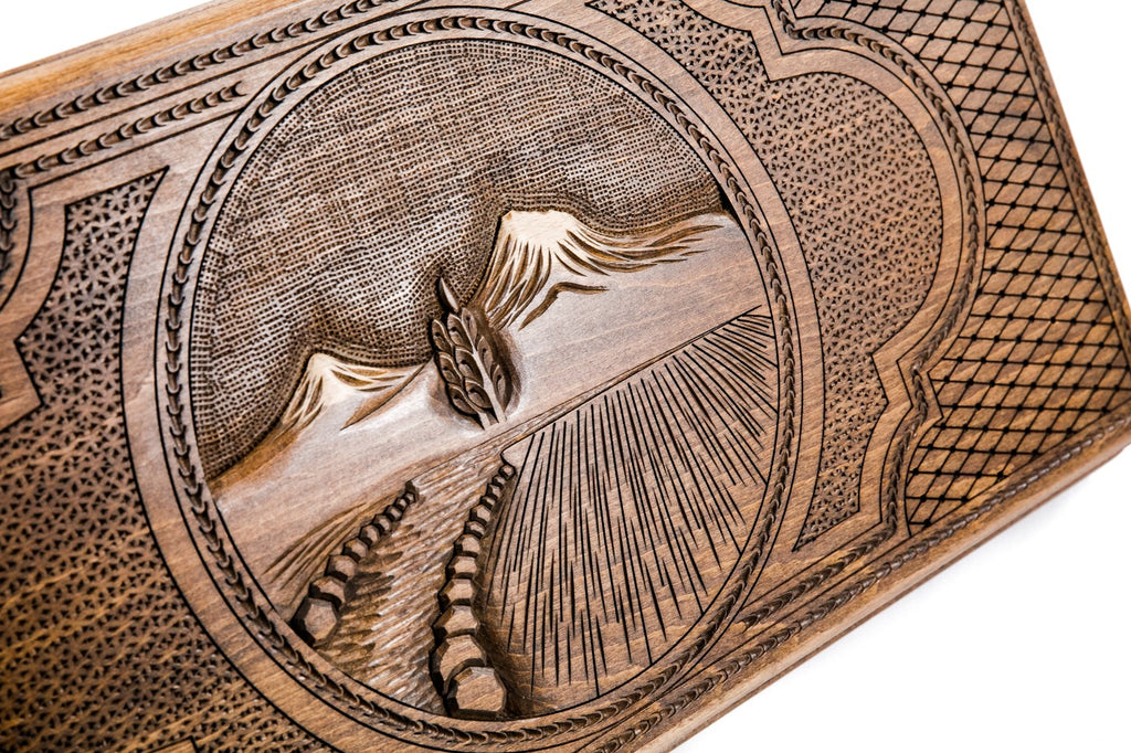 The interior view of the open Hrachya Ohanyan Ararat set highlighting the smooth wood finish and professional pips.