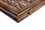 Horse Classic backgammon set - close-up of the carved design
