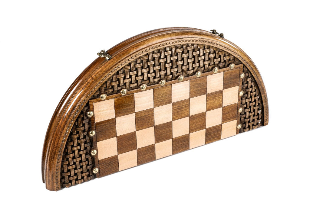 Round Chess Set Carved with Ornamental Pattern and Bronze Details - Unumperfectus
