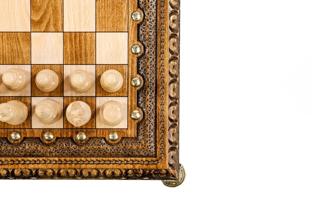 Luxury Chess Set with Bronze Legs Wooden Board - Unumperfectus