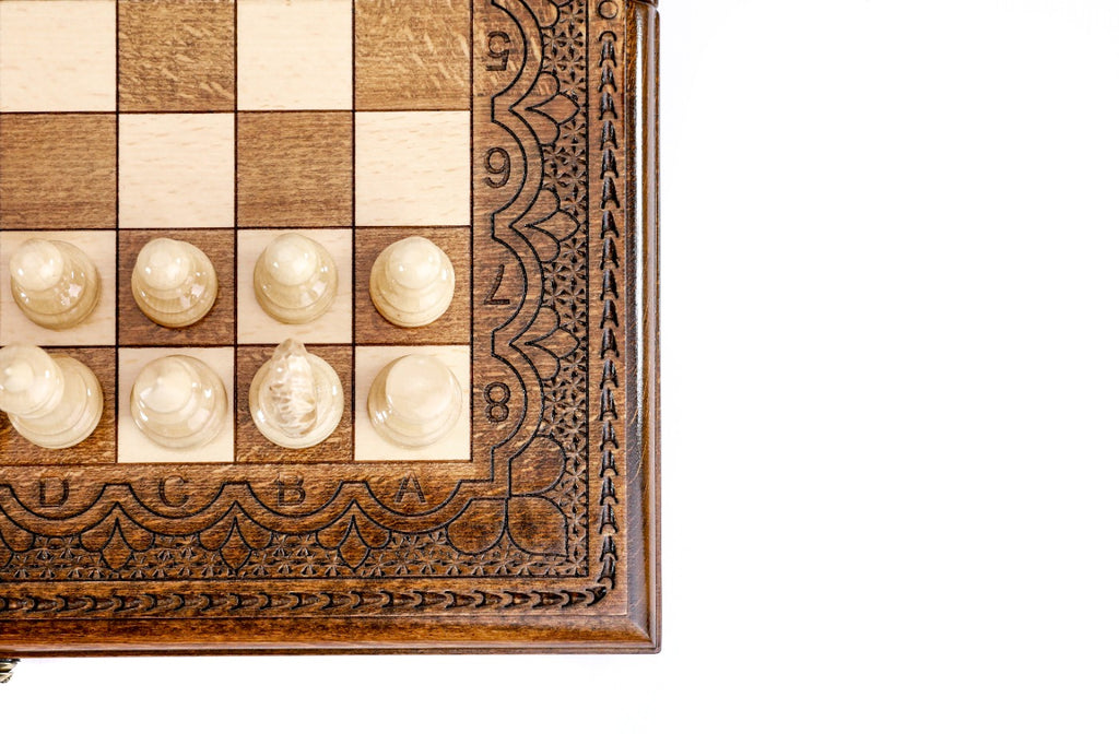 Classic Chess Set with Ornaments – Wooden Chess Set - Unumperfectus