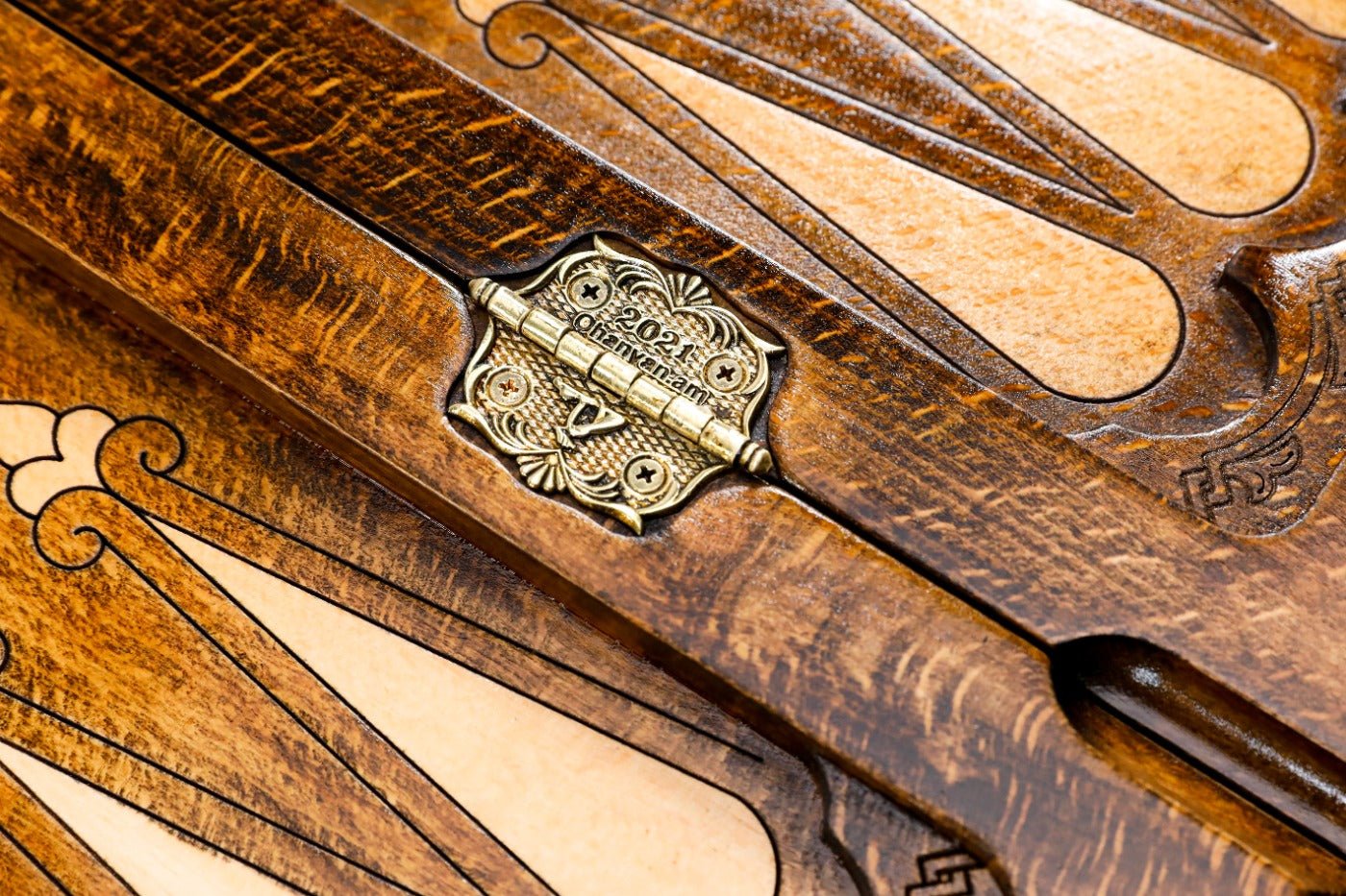 Backgammon Board - Majestic Tiger - Unumperfectus