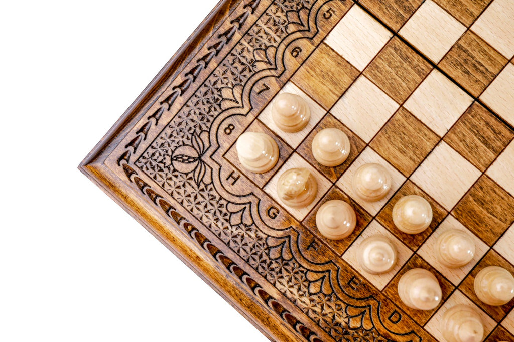 Wooden Chess Set with Ornaments – Classic Board - Unumperfectus
