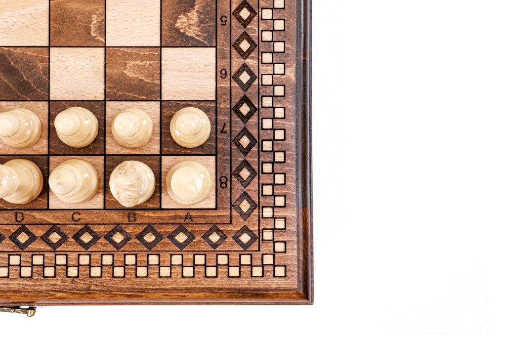 Wooden Chess Set & Backgammon With Classic Carpet Design 40 cm / 15.7" - Unumperfectus