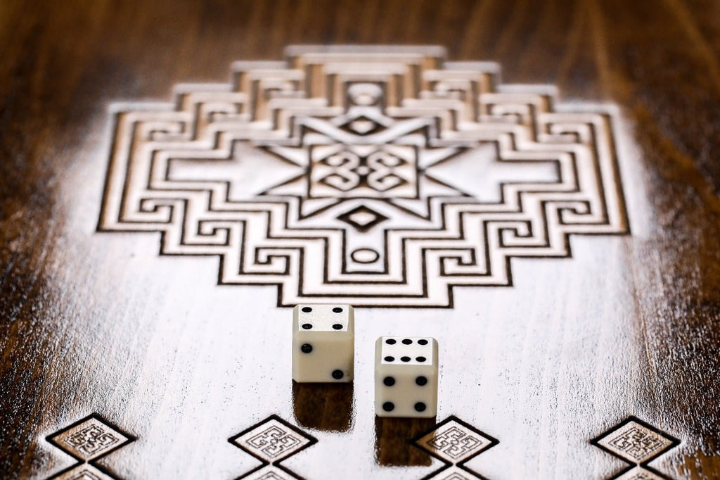 Wooden Chess Set & Backgammon With Classic Carpet Design 40 cm / 15.7" - Unumperfectus