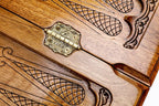 Classic Traditional Set backgammon set - detail of the wood grain and finish