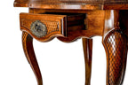 Angled view of the 60 cm contour-outline chess table
