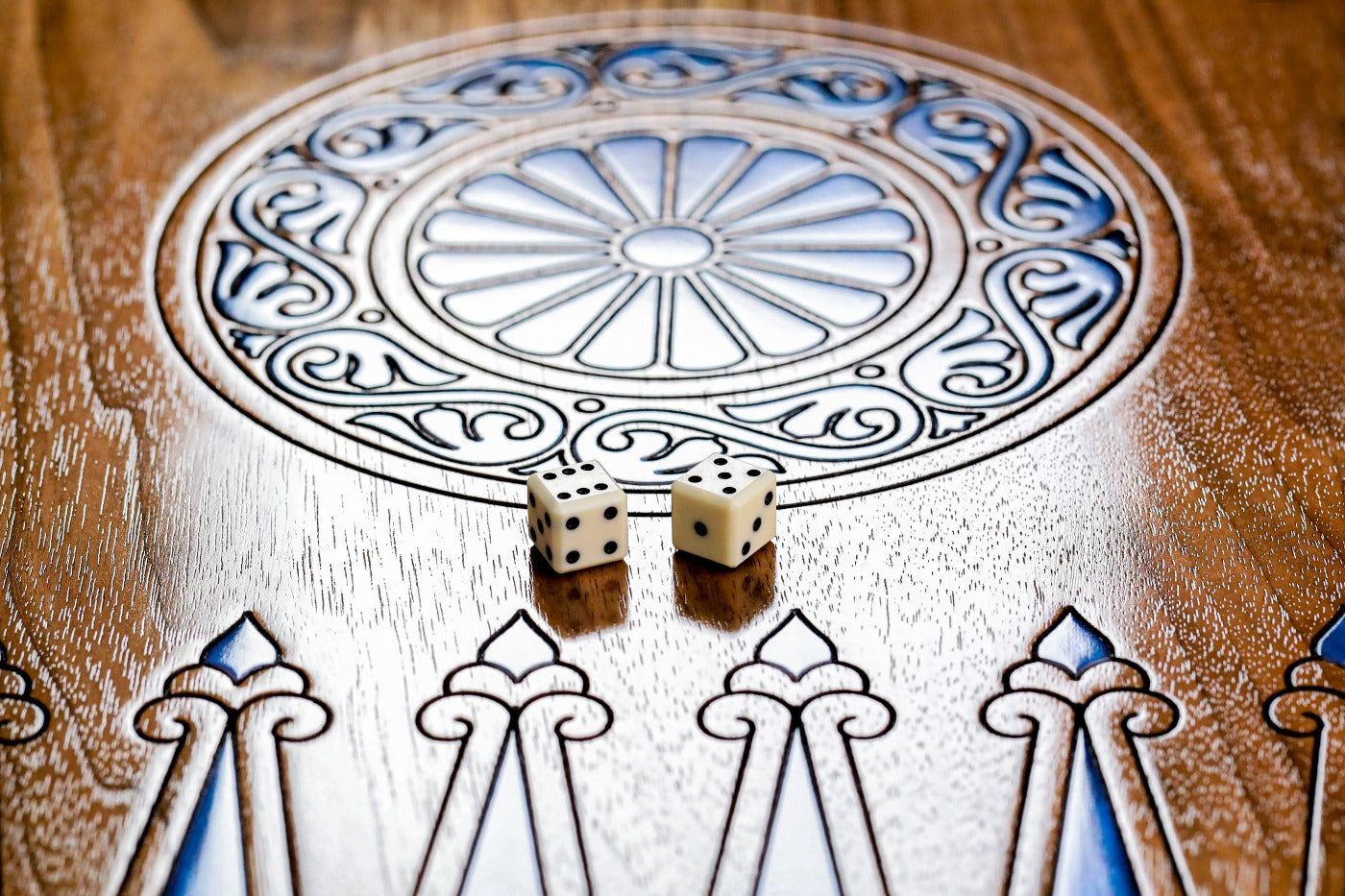 Epoxy Trees Backgammon Two-Sided Classic – Luxury Epoxy Wooden Backgammon Set - Unumperfectus