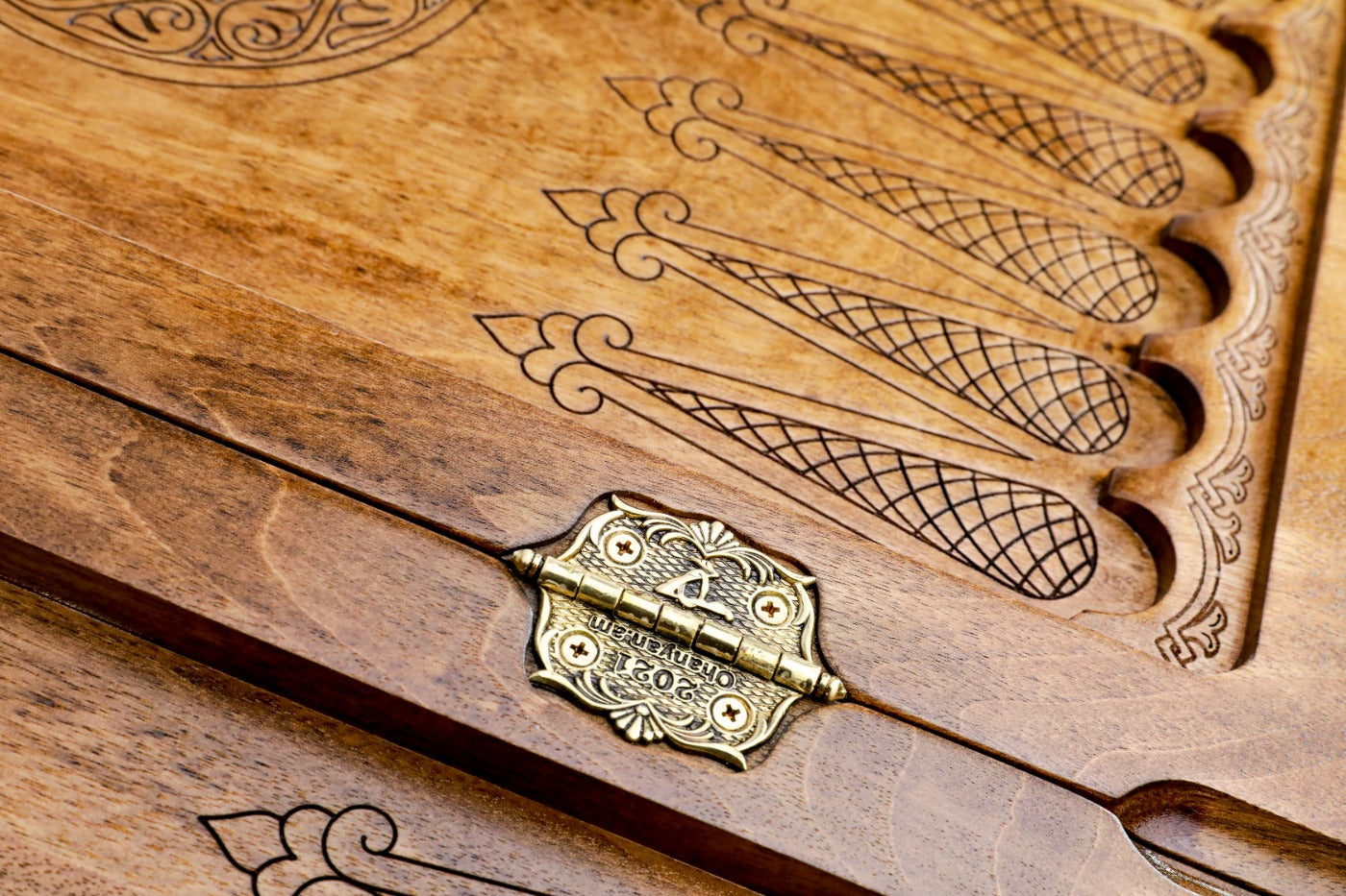 Backgammon Board - Pomegranate Tree Epoxy - Unumperfectus