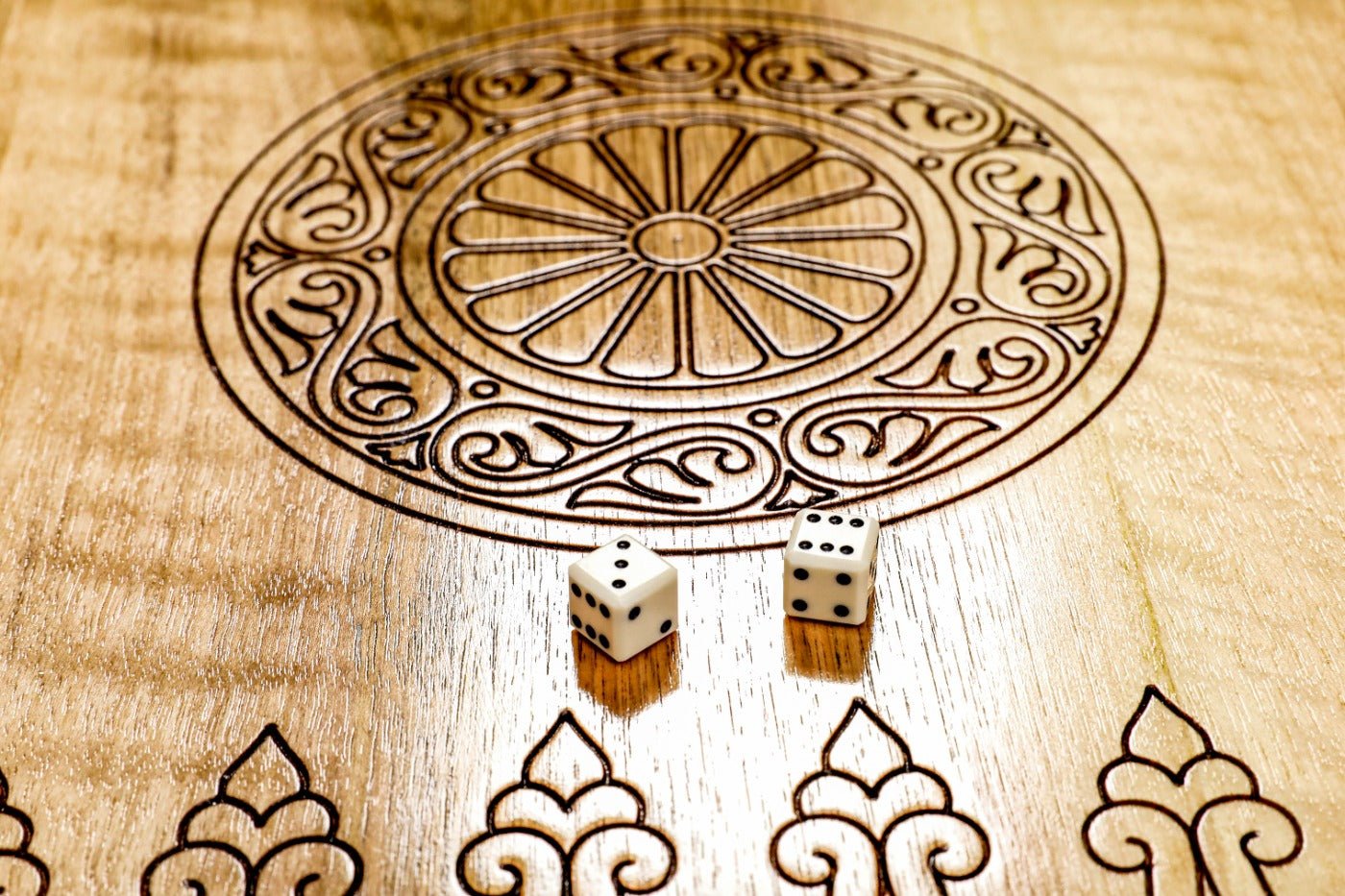 Backgammon Board - Pomegranate Classic Red Epoxy - Unumperfectus