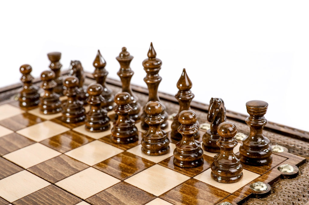 Classic Carved Chess Set with Bronze Details – Wooden Chess Set - Unumperfectus