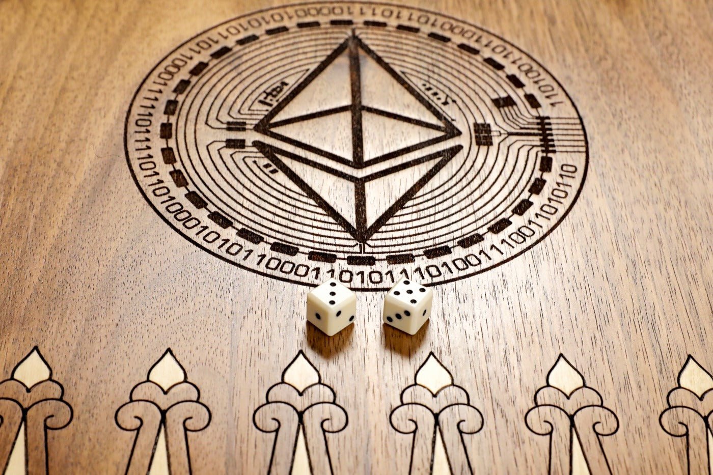 Backgammon Board - Burj Al Arab & Crypto - Unumperfectus