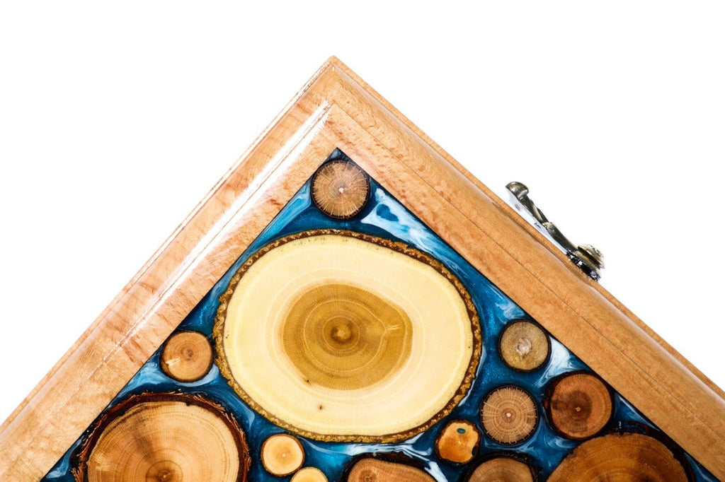 Backgammon Board - Natural Branch & Blue Epoxy Design - Unumperfectus