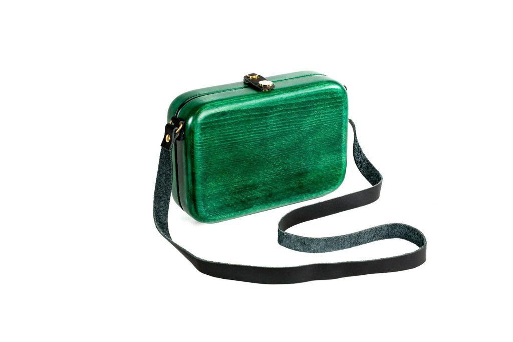 Handmade wooden handbag — grain close-up