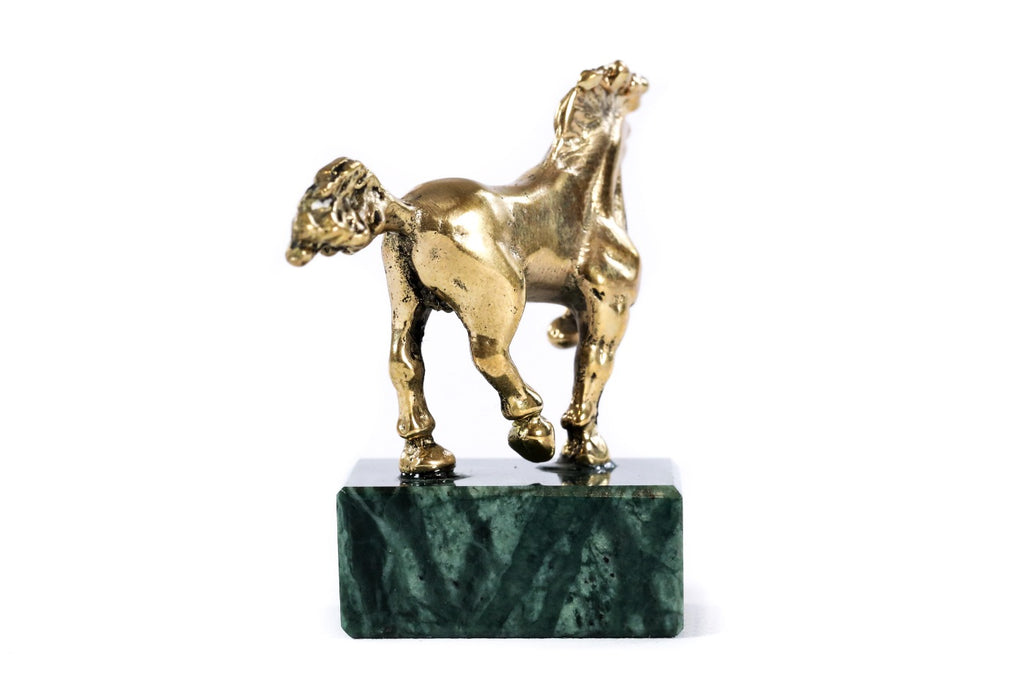 Small bronze horse sculpture with Indian marble — detail