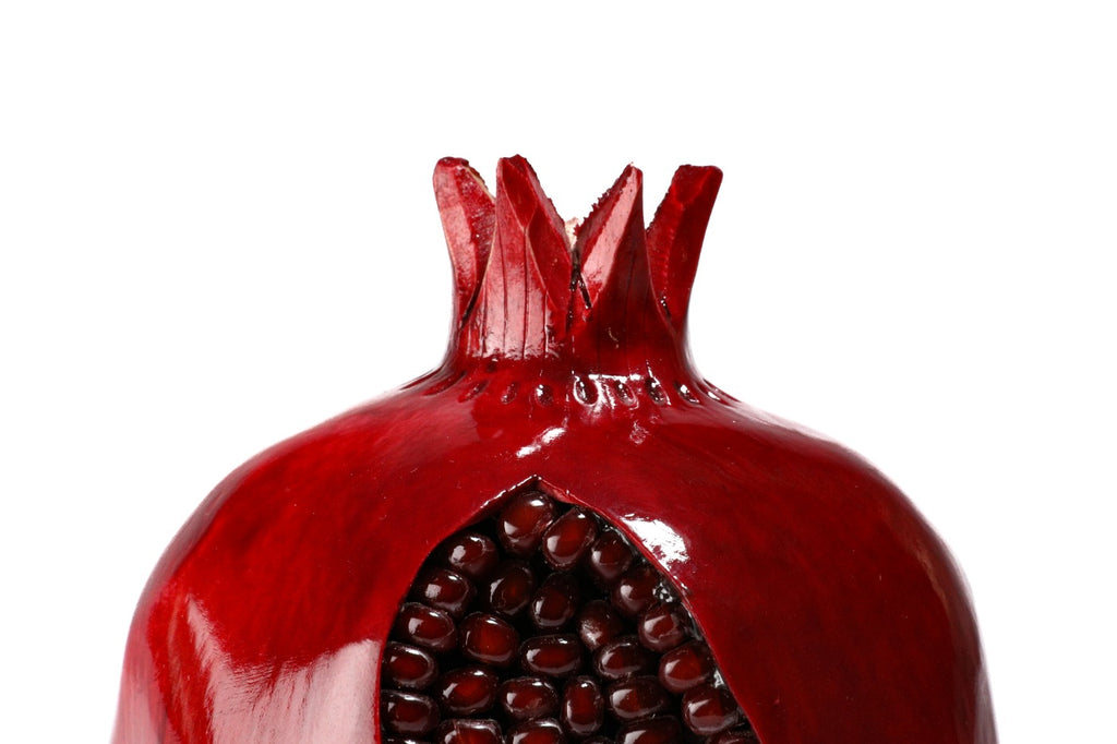 Armenian wooden pomegranate 4.3 inch / 11 cm, detail view, by Hrachya Ohanyan