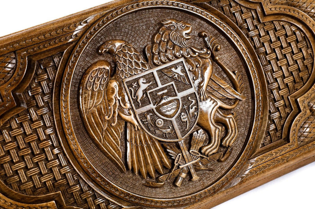 The interior view of the open Hrachya Ohanyan Armenian emblem board highlighting the smooth wood finish and professional pips.