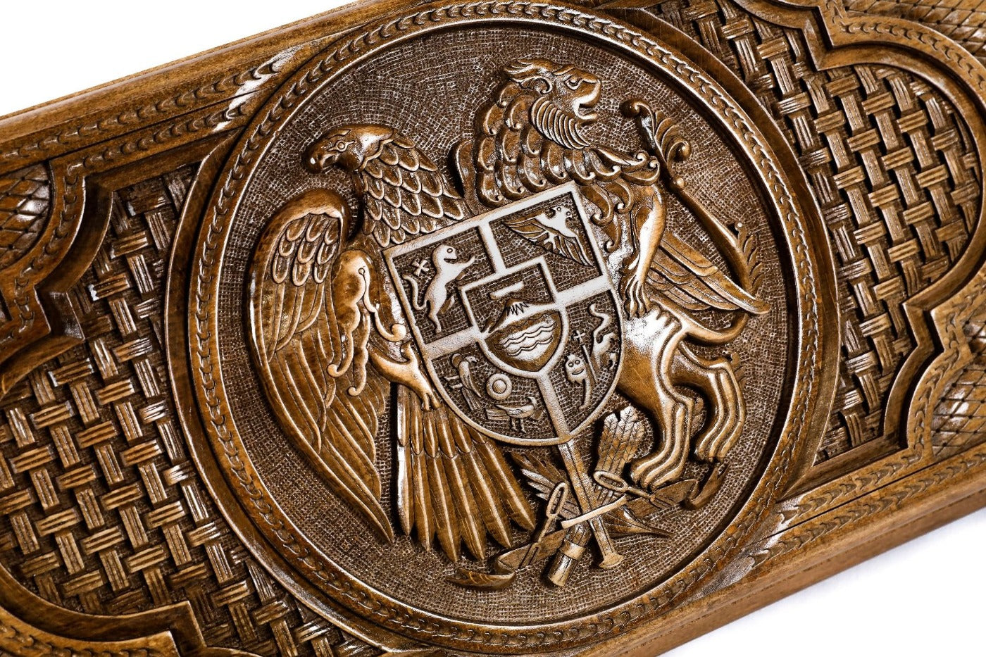 The interior view of the open Hrachya Ohanyan Armenian emblem board highlighting the smooth wood finish and professional pips.