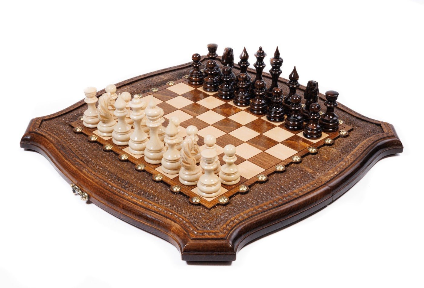 Wooden chess set with contour outline and stippled carved border in beech wood — by Hrachya Ohanyan