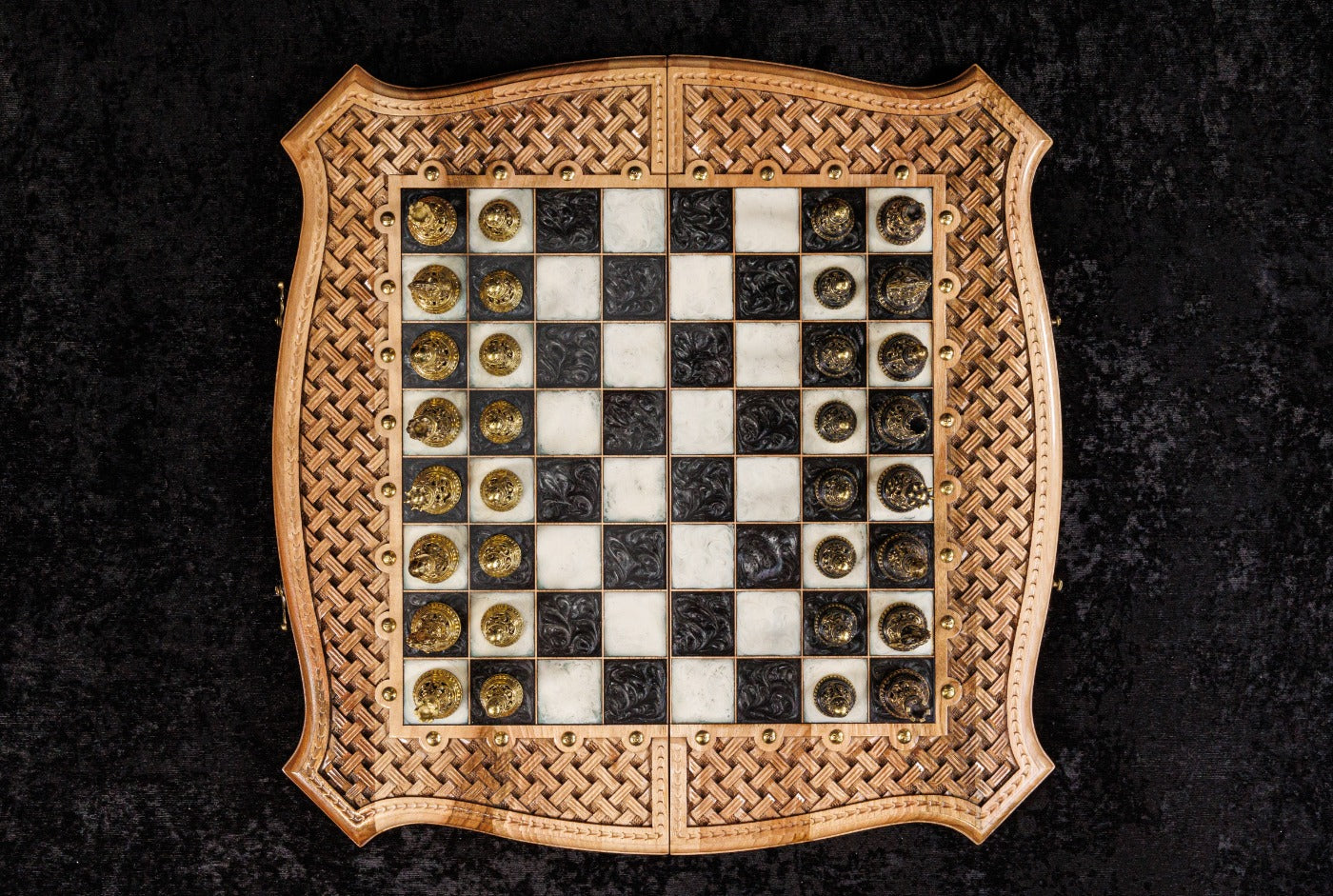Chess–Backgammon 2-in-1 Board with Copyrighted Contour Outline – 60 cm | 23.6"