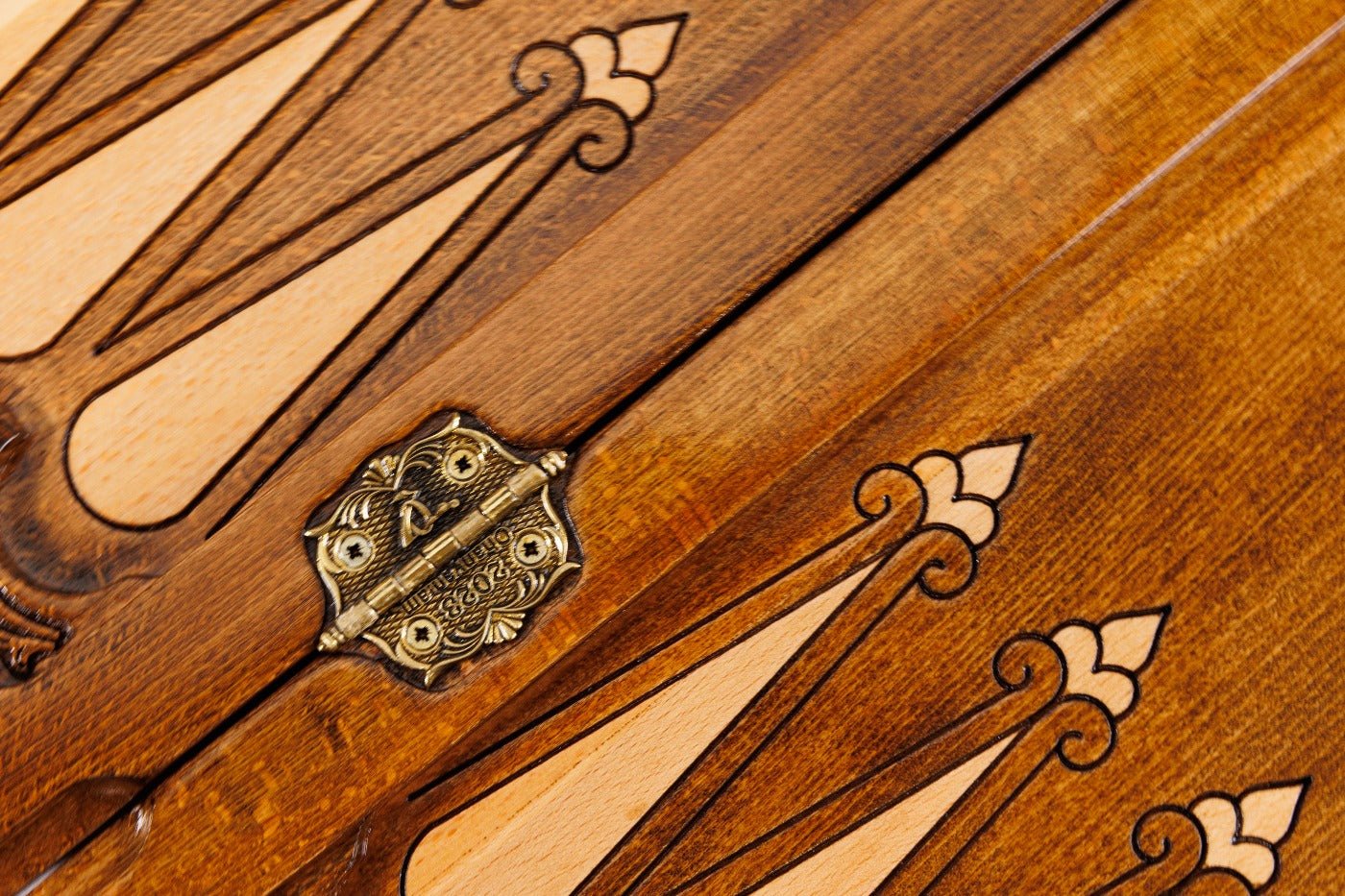 Backgammon Board - Tiger - Unumperfectus