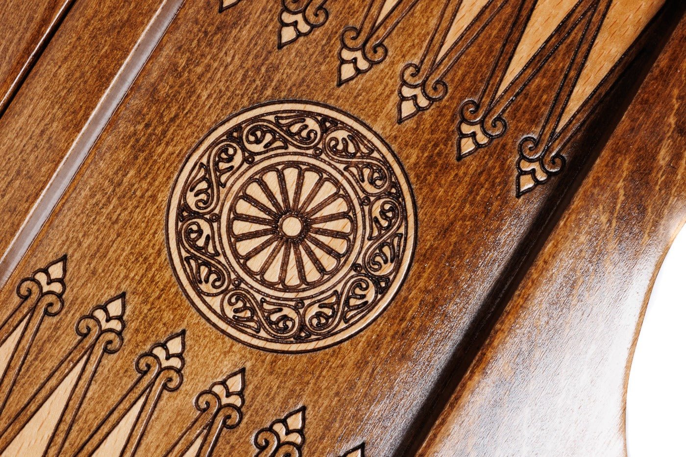 Wooden Carved Chess Set & Backgammon With Ornamental Braid 50 cm / 19.7" - Unumperfectus