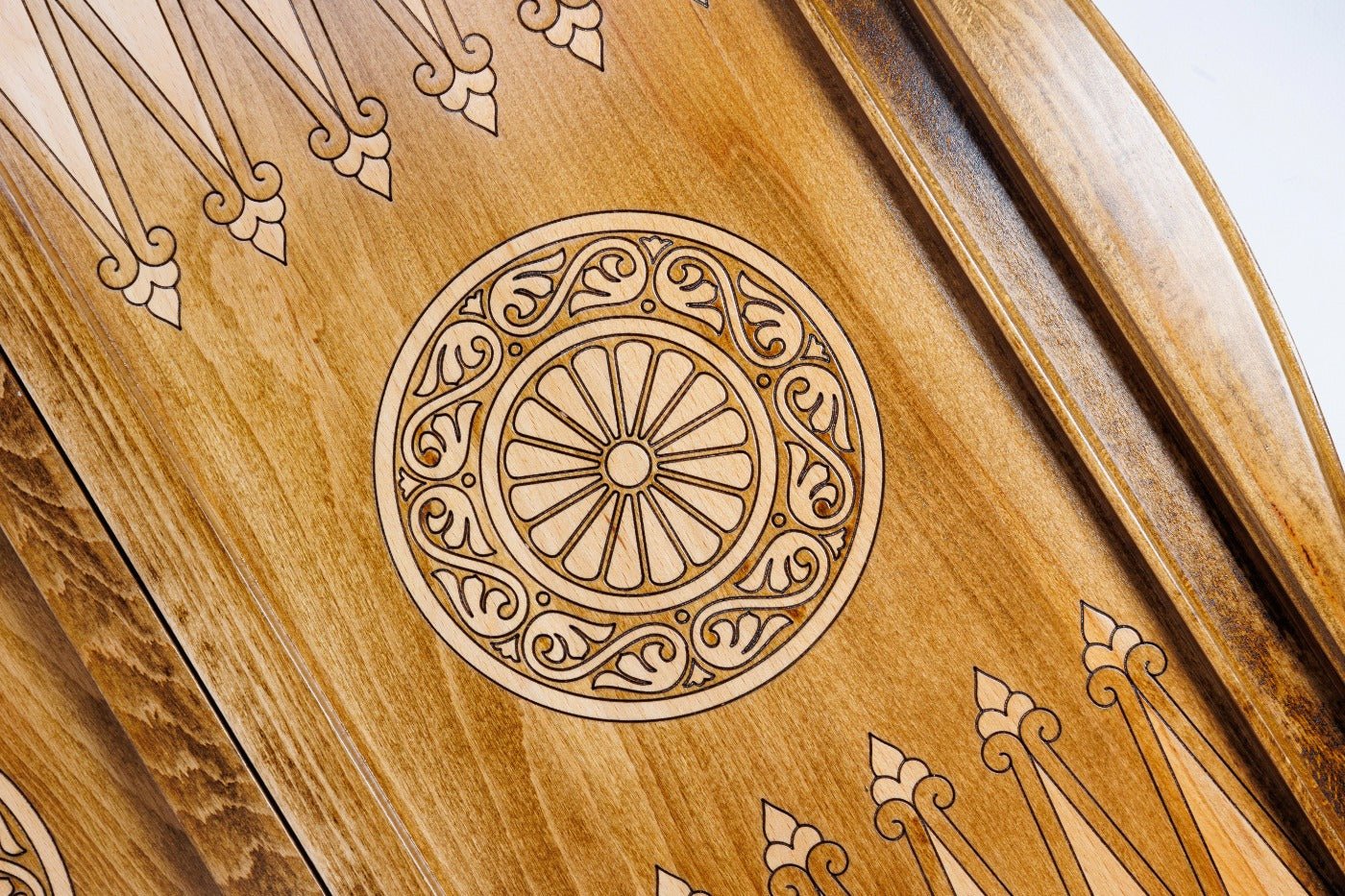 Backgammon Board - Eagle With Sky Blue Epoxy - Unumperfectus