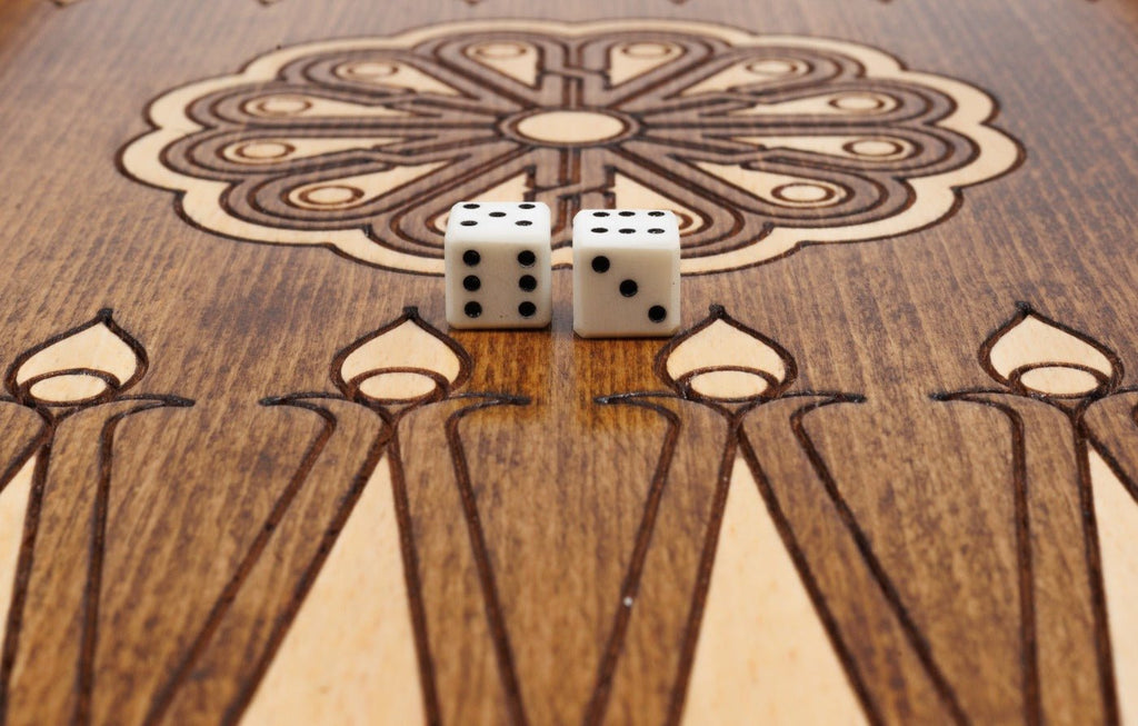 Classic Carved Chess Set & Backgammon Board With Ornament 19.7" | 50 cm - Unumperfectus
