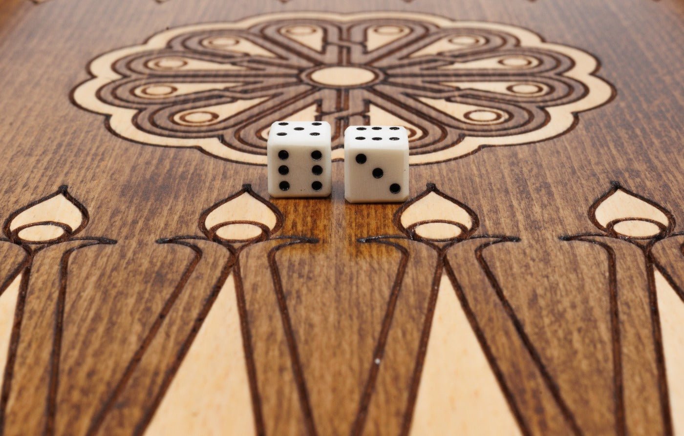 Classic Carved Chess Set & Backgammon Board With Ornament 19.7" | 50 cm - Unumperfectus